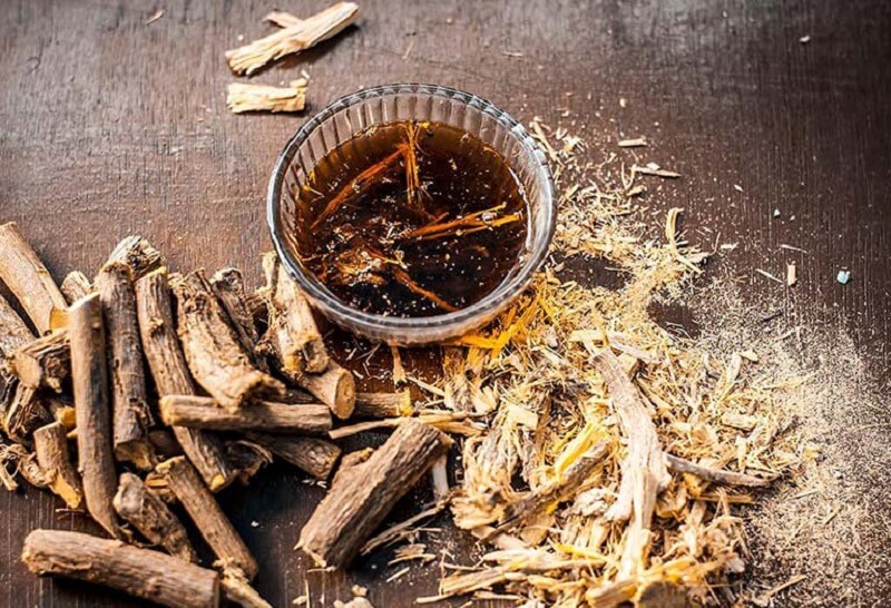 Cam thảo có tính kháng khuẩn và kháng viêm đem lại hiệu quả lớn trong việc trị chứng hôi kẽ răng